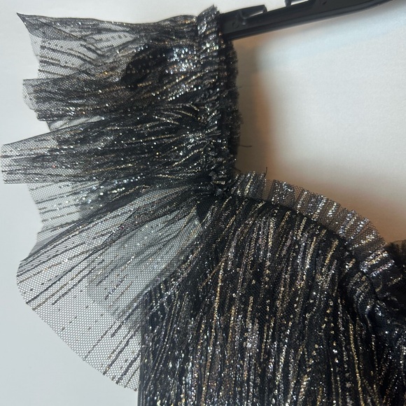 ❗️ $545 Monique Lhuillier Off Shoulder Cocktail Mini Dress Size 6 Silver Glitter - Picture 15 of 16